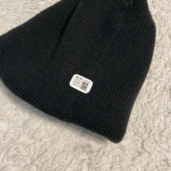 Adidas Black Beanie - Picture 5 of 8